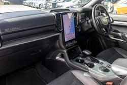 2022 Ford
Everest Platinum