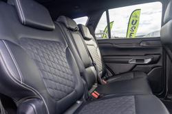 2022 Ford
Everest Platinum