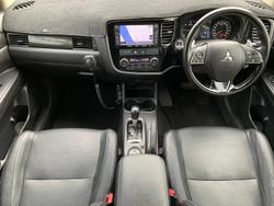 2016 Mitsubishi
                Outlander Exceed