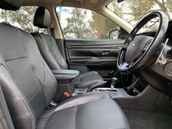 2016 Mitsubishi
                Outlander Exceed
