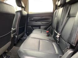2016 Mitsubishi
                Outlander Exceed