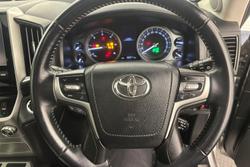 2017 Toyota
Landcruiser VX