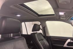 2017 Toyota
Landcruiser VX
