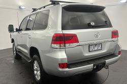 2017 Toyota
Landcruiser VX