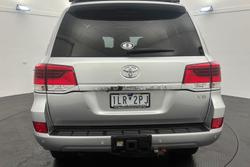 2017 Toyota
Landcruiser VX