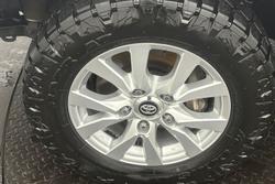 2017 Toyota
Landcruiser VX