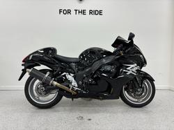 Suzuki GSX1300RA (hayabusa)