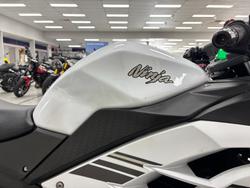 2017 Kawasaki NINJA 300 ABS White
