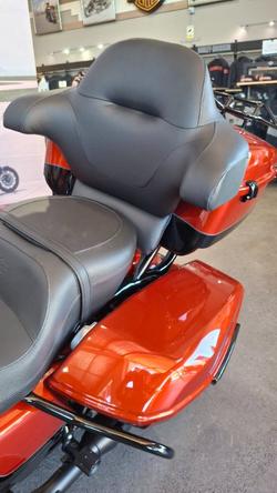 2025 Harley-davidson FLHXU STREET GLIDE ULTRA (117) WHISKEY FIRE / BLACK