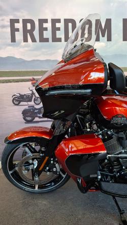 2025 Harley-davidson FLHXU STREET GLIDE ULTRA (117) WHISKEY FIRE / BLACK