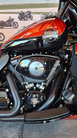 2025 Harley-davidson FLHXU STREET GLIDE ULTRA (117) WHISKEY FIRE / BLACK
