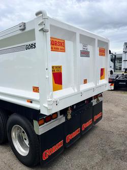 2024 Freightliner Cascadia 116 Tipper White