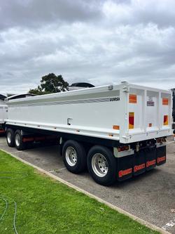 2024 Freightliner Cascadia 116 Tipper White