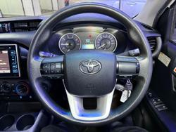 2018 Toyota
Hilux SR
