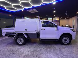 2018 Toyota
Hilux SR