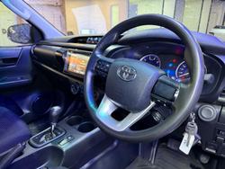 2018 Toyota
Hilux SR