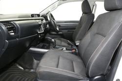 2024 Toyota
Hilux SR
