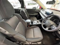 2022 Mitsubishi
Outlander ES