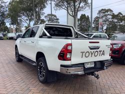 2021 Toyota
Hilux SR5