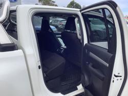 2021 Toyota
Hilux SR5