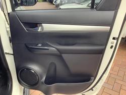 2021 Toyota
Hilux SR5