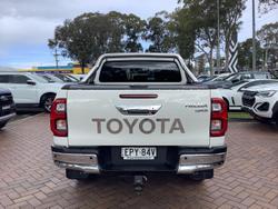 2021 Toyota
Hilux SR5