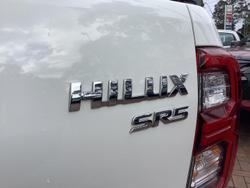 2021 Toyota
Hilux SR5