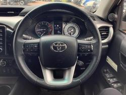 2021 Toyota
Hilux SR5