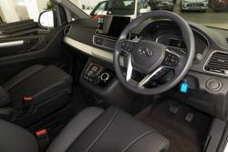 2025 LDV
G10