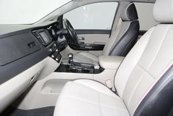 2020 Kia
                Carnival SLi