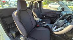 2025 Isuzu
D-MAX SX