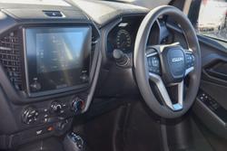 2025 Isuzu
                D-MAX SX