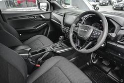 2025 Isuzu
D-MAX X-RIDER
