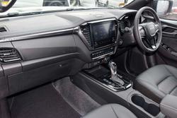 2025 Isuzu
D-MAX BLADE