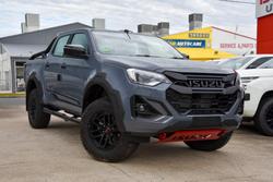 2025 Isuzu
D-MAX BLADE
