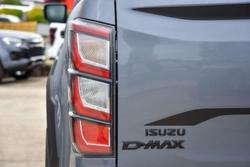 2025 Isuzu
D-MAX BLADE