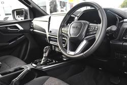 2025 Isuzu
D-MAX LS-U