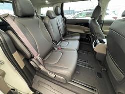 2025 Kia
                Carnival GT-Line