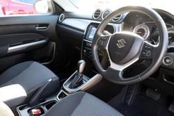 2024 Suzuki Vitara Shadow LY Series II Savannah Ivory