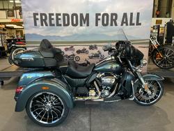 Harley-Davidson FLHTCUTG TRI Glide U/CLC 114