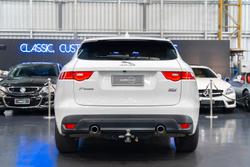 2016 Jaguar
F-PACE 30d R-Sport