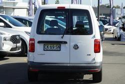 2016 Volkswagen
Caddy TSI220