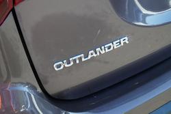 2017 Mitsubishi
Outlander LS