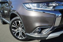 2017 Mitsubishi
Outlander LS
