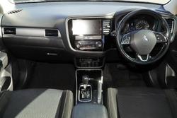 2017 Mitsubishi
Outlander LS
