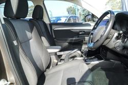 2017 Mitsubishi
Outlander LS