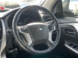 2016 Mitsubishi
                Pajero Sport GLX