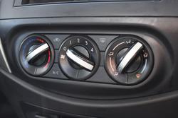 2019 Nissan
Navara RX