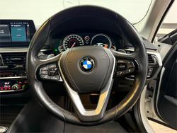 2017 BMW
5 Series 530i Luxury Line
