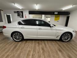 2017 BMW
5 Series 530i Luxury Line
